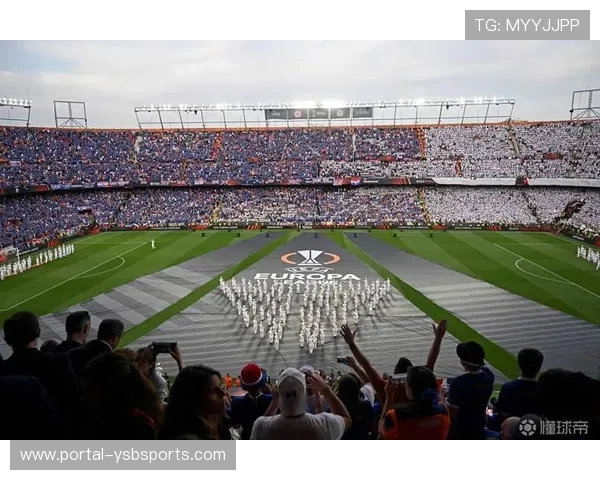 球迷自制数据统计板，法兰克福赛现科技元素