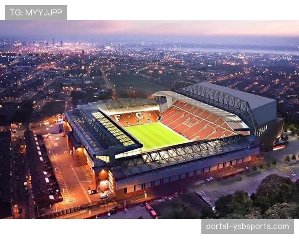 足球遗产项目：一座以博比-查尔顿爵士命名的社区球场在曼彻斯特落成